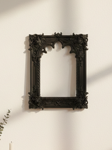 Ramă Oglindă Gotică: Fereastra Catedralei - Printată 3D din PLA