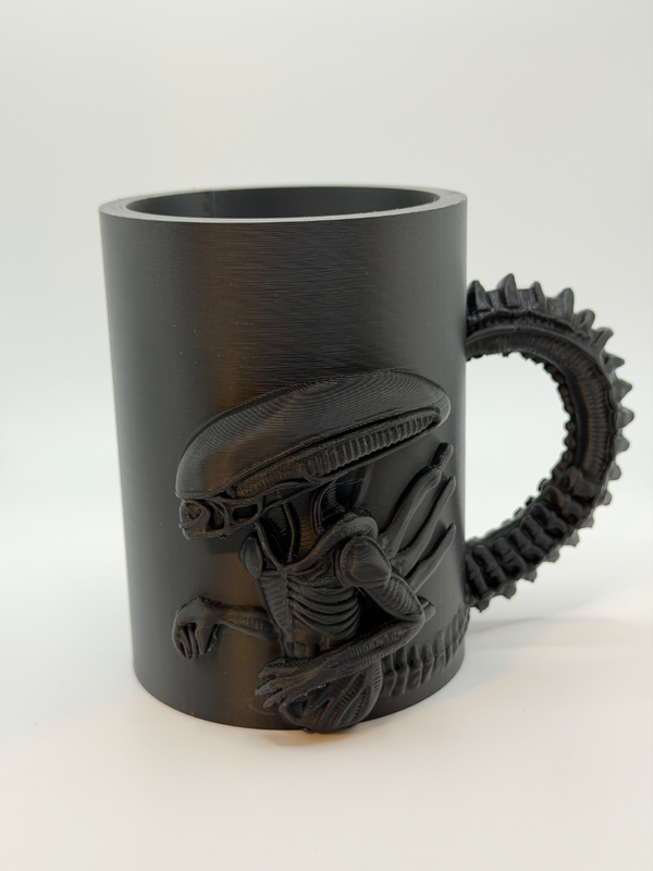 Ergonomic PLA Alien Xenomorph Cup - Handcrafted with Love