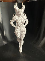 Regina Demonilor cu Coarne Statuetă Fantasy - PLA Lucrat Manual