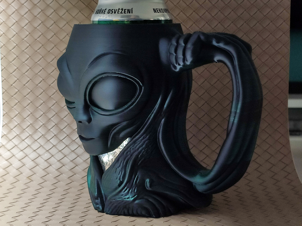 Suport Cosmic pentru Doze - Halba de Bere Durabilă din PLA, inspirată de Extratereștrii Cenușii