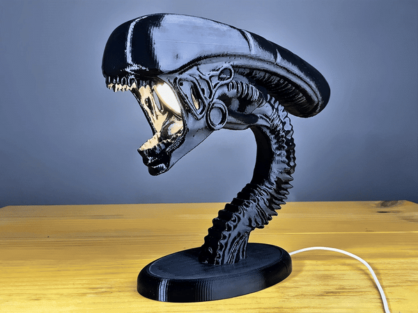 Xenomorph Alien Desk Lamp - 3D Printed in Durable PLA